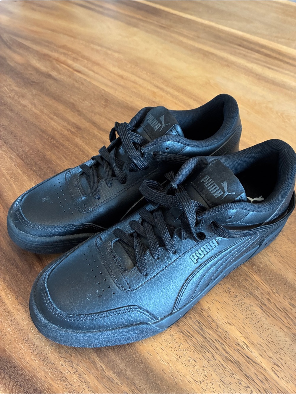 Puma Men’s Black Low-Top Sneakers - Picture 2 of 3